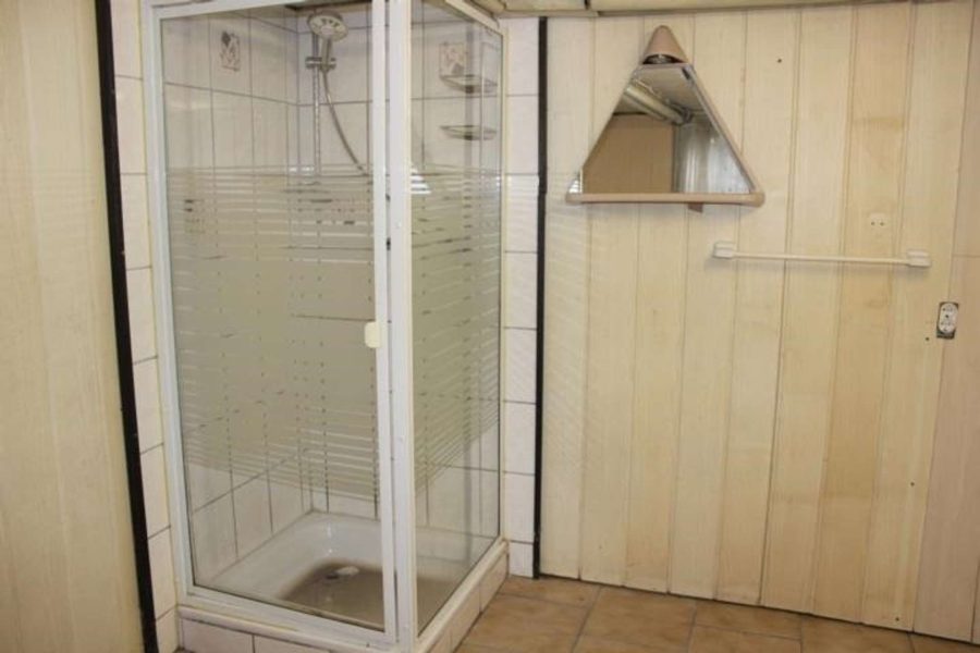 Waschkeller mit Dusche